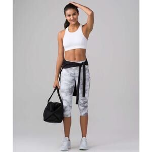 Lululemon Pace Perfect Crop 17" Breeze By White Light Cast Legging Size 10